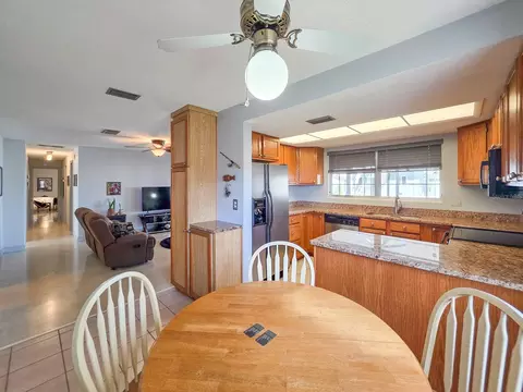 Kitchen - 5 Emerald Cir, Ormond Beach, FL 32174 photo 2 of 5