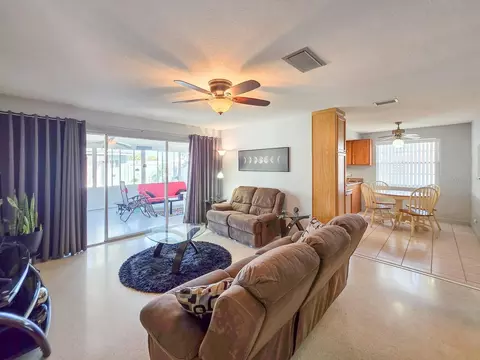 Living - 5 Emerald Cir, Ormond Beach, FL 32174 photo 5 of 7