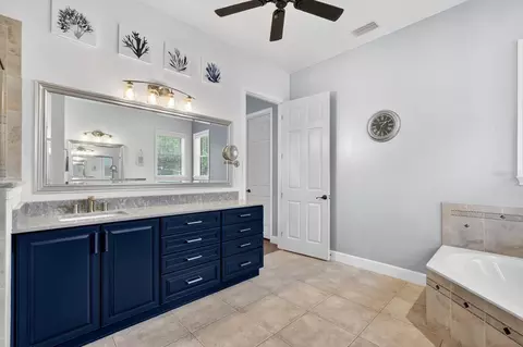 Bath - 94 Smith Ln, Bunnell, FL 32110 photo 2 of 5