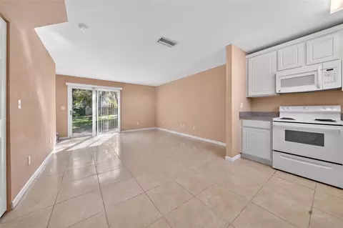 Living - 4420 Carter Rd #41, Saint Augustine, FL 32086 photo 1 of 3