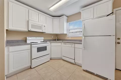 Kitchen - 4420 Carter Rd #41, Saint Augustine, FL 32086 photo 1 of 1