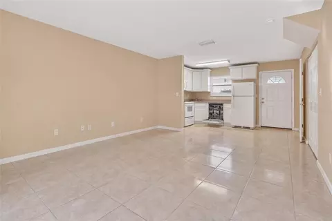 Living - 4420 Carter Rd #41, Saint Augustine, FL 32086 photo 2 of 3