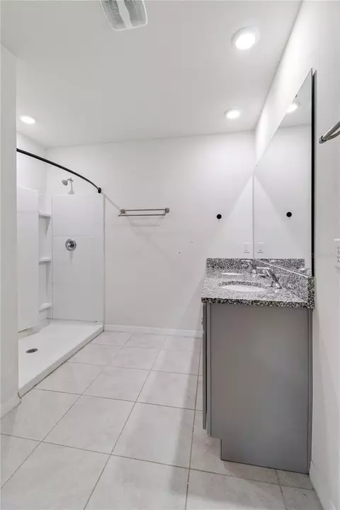 Bath - 365 Sunset Point Dr, Ormond Beach, FL 32174 photo 2 of 3