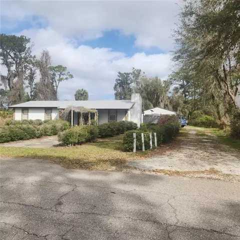 102 Eberhard Ave, Palatka, FL 32177