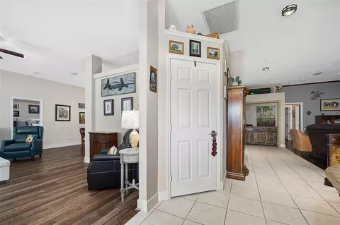 Entry Way - 1459 Hohe Ln, Ormond Beach, FL 32174 photo 2 of 3