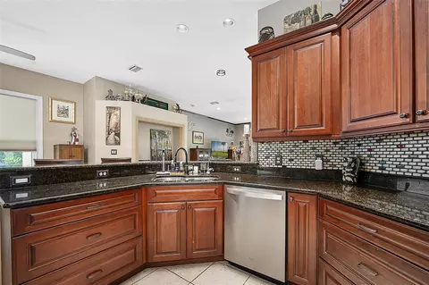 Kitchen - 1459 Hohe Ln, Ormond Beach, FL 32174 photo 4 of 4