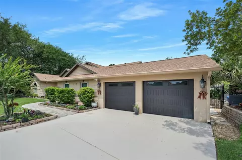 Exterior - 1459 Hohe Ln, Ormond Beach, FL 32174 photo 4 of 18