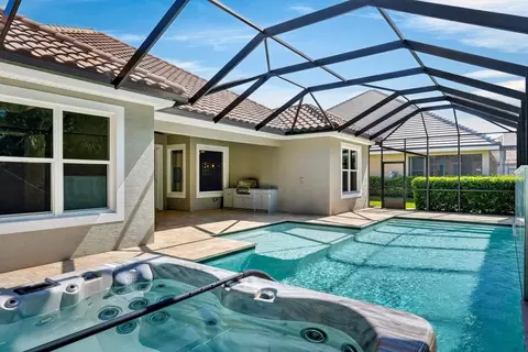 Exterior - 708 Woodbridge Ct, Ormond Beach, FL 32174 photo 7 of 11