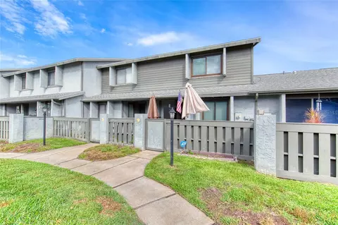 Exterior - 210 Lemon Tree Ln #9, Ormond Beach, FL 32174 photo 7 of 9