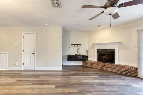 Living - 210 Lemon Tree Ln #9, Ormond Beach, FL 32174 photo 5 of 8