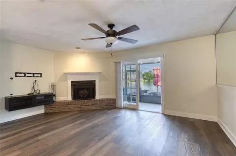 Living - 210 Lemon Tree Ln #9, Ormond Beach, FL 32174 photo 4 of 8