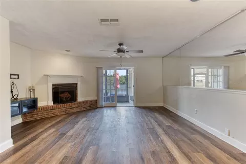 Living - 210 Lemon Tree Ln #9, Ormond Beach, FL 32174 photo 3 of 8