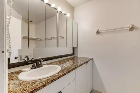 Bath - 210 Lemon Tree Ln #9, Ormond Beach, FL 32174 photo 2 of 4