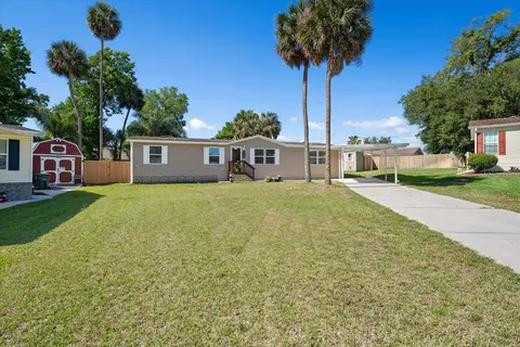1137 Yaupon St, Daytona Beach, FL 32117