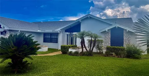 1 Cherrytree Ct, Palm Coast, FL 32137