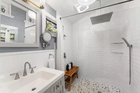 Bath - 9 Saragossa St, Saint Augustine, FL 32084 photo 4 of 5
