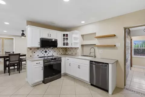 Kitchen - 504 N Cherry St, Bunnell, FL 32110 photo 5 of 6