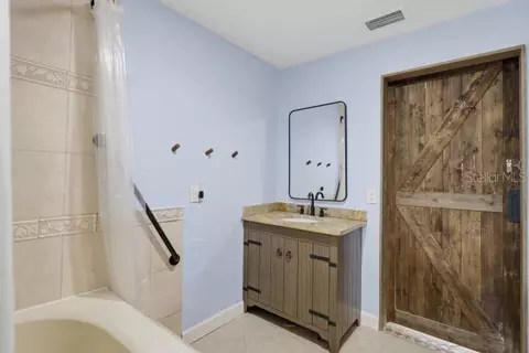Bath - 504 N Cherry St, Bunnell, FL 32110 photo 5 of 8