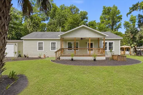 105 Troupe Rd, San Mateo, FL 32187