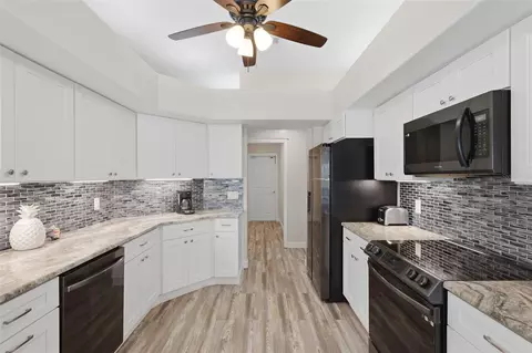 Kitchen - 3 Seabridge Dr, Ormond Beach, FL 32176 photo 2 of 4