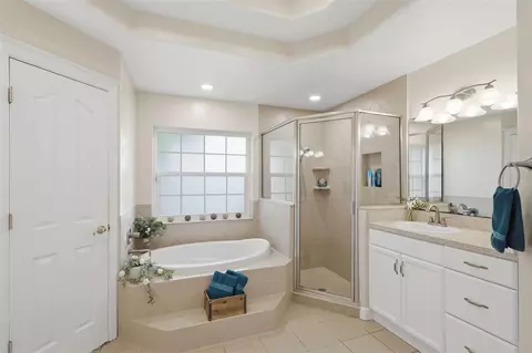 Bath - 3 Seabridge Dr, Ormond Beach, FL 32176 photo 2 of 4