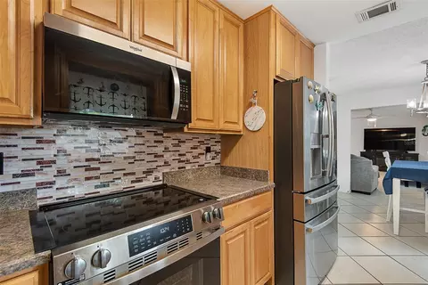 Kitchen - 3 Overbrook Ct, Ormond Beach, FL 32174 photo 3 of 5