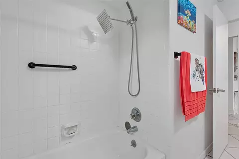 Bath - 3 Overbrook Ct, Ormond Beach, FL 32174 photo 2 of 3