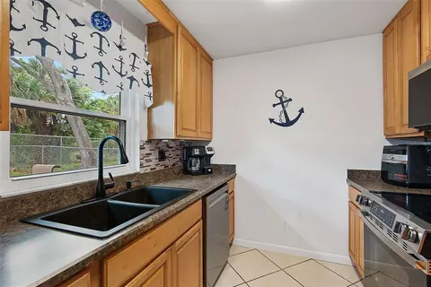 Kitchen - 3 Overbrook Ct, Ormond Beach, FL 32174 photo 1 of 5