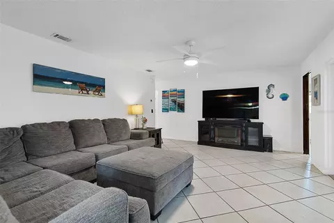 Living - 3 Overbrook Ct, Ormond Beach, FL 32174 photo 2 of 2
