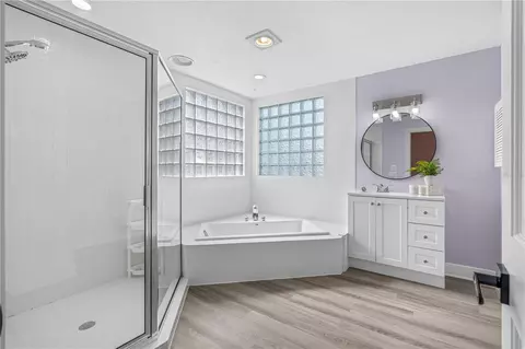 Bath - 57 Bay Pointe Dr, Ormond Beach, FL 32174 photo 4 of 7