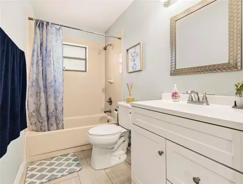 Bath - 4953 SE 33rd Ter, Ocala, FL 34480 photo 4 of 4