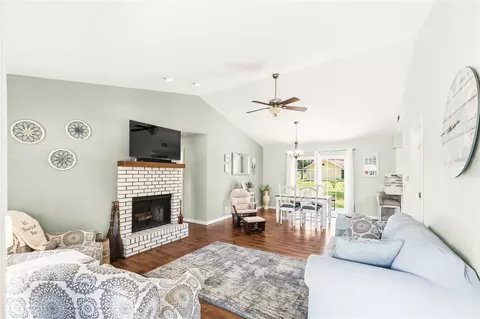 Living - 4953 SE 33rd Ter, Ocala, FL 34480 photo 1 of 2