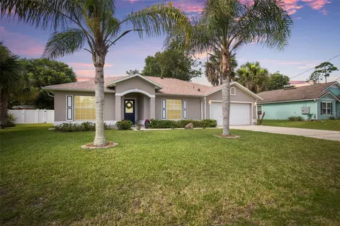 22 Porpoise Ln, Palm Coast, FL 32164