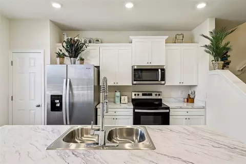 Kitchen - 70 Whispering Brook Dr, Saint Augustine, FL 32084 photo 4 of 5