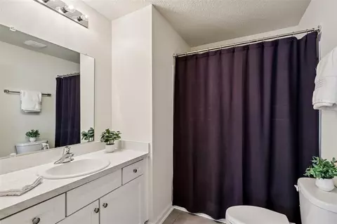 Bath - 70 Whispering Brook Dr, Saint Augustine, FL 32084 photo 2 of 2