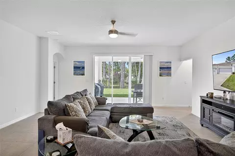 Living - 34 Bunker Hill Dr, Palm Coast, FL 32137 photo 2 of 5