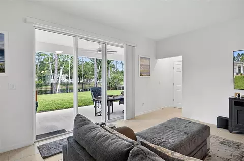 Living - 34 Bunker Hill Dr, Palm Coast, FL 32137 photo 5 of 5