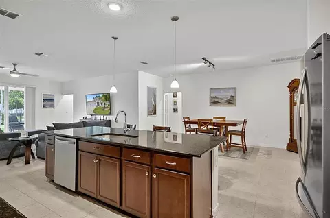 Kitchen - 34 Bunker Hill Dr, Palm Coast, FL 32137 photo 4 of 9
