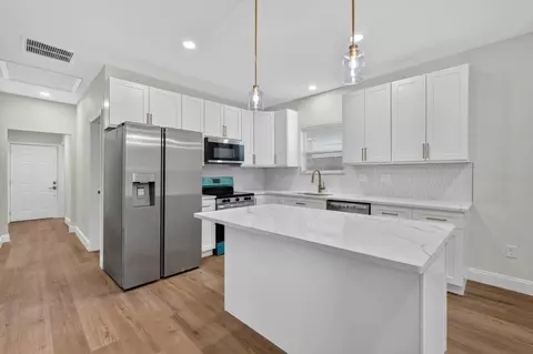 Kitchen - 255 Riberia St, Saint Augustine, FL 32084 photo 1 of 3