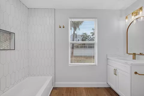Bath - 255 Riberia St, Saint Augustine, FL 32084 photo 1 of 4