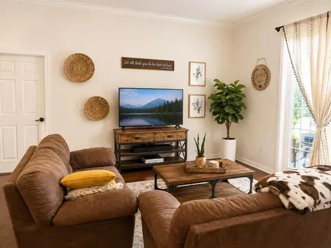 Living - 4535 SE 34th Pl, Ocala, FL 34480 photo 1 of 3