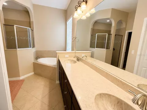 Bath - 4535 SE 34th Pl, Ocala, FL 34480 photo 3 of 3