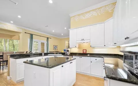 Kitchen - 6 Broadwater Dr, Ormond Beach, FL 32174 photo 3 of 5