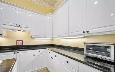 Kitchen - 6 Broadwater Dr, Ormond Beach, FL 32174 photo 4 of 5