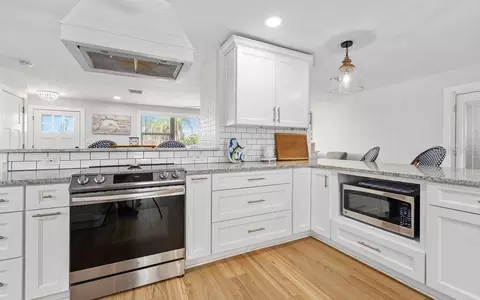 Kitchen - 91 Ormwood Dr, Ormond Beach, FL 32176 photo 4 of 6