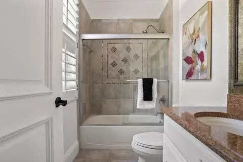 Bath - 1342 Redbourne Ln, Ormond Beach, FL 32174 photo 8 of 9