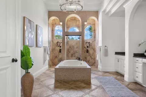 Bath - 1342 Redbourne Ln, Ormond Beach, FL 32174 photo 1 of 9