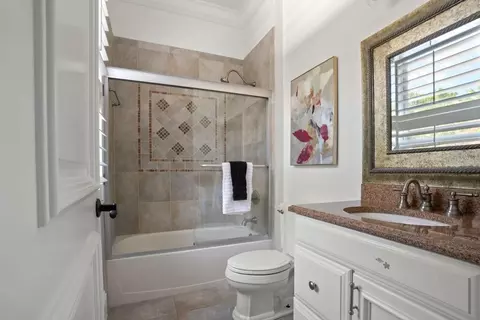 Bath - 1342 Redbourne Ln, Ormond Beach, FL 32174 photo 9 of 9