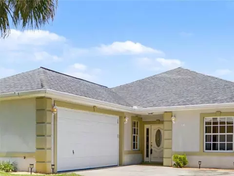 40 Columbia Ln, Palm Coast, FL 32137