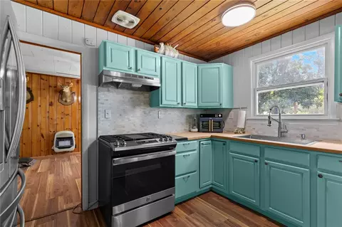 Kitchen - 85276 Harts Rd, Yulee, FL 32097 photo 1 of 7